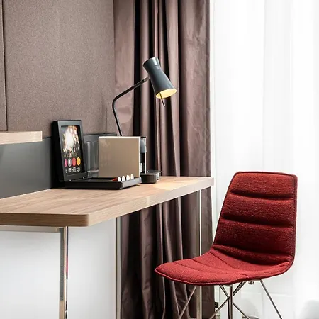 Hotel - - Hauptbahnhof By Ihg