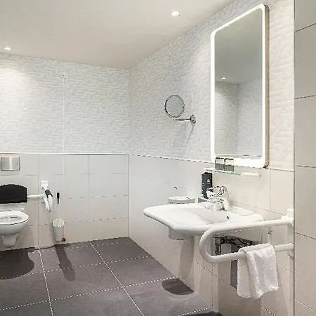 - - Hauptbahnhof By Ihg 4* MHG