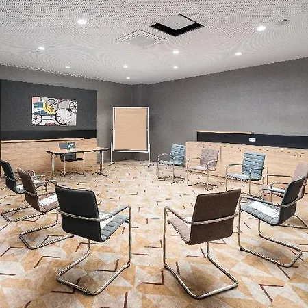 - - Hauptbahnhof By Ihg Hotel MHG