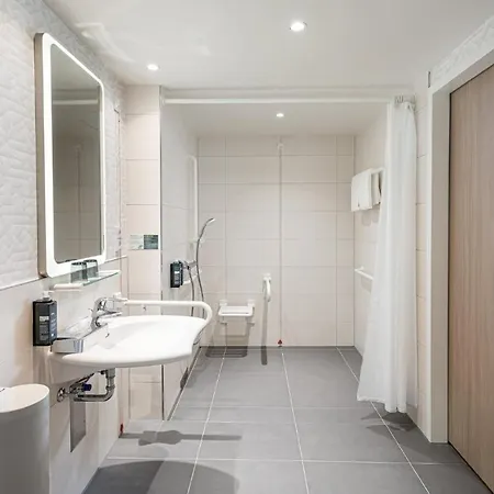 Hotel - - Hauptbahnhof By Ihg