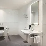 Hotel - - Hauptbahnhof By Ihg