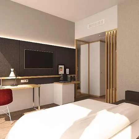 - - Hauptbahnhof By Ihg