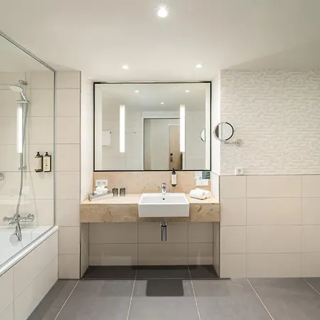 - - Hauptbahnhof By Ihg Отель Мангейм