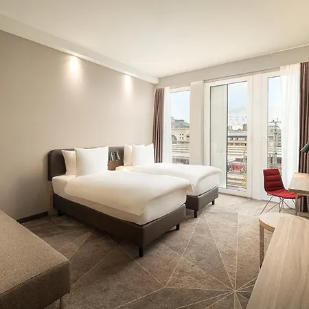 - - Hauptbahnhof By Ihg Мангейм