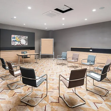 - - Hauptbahnhof By Ihg Hotel 4*