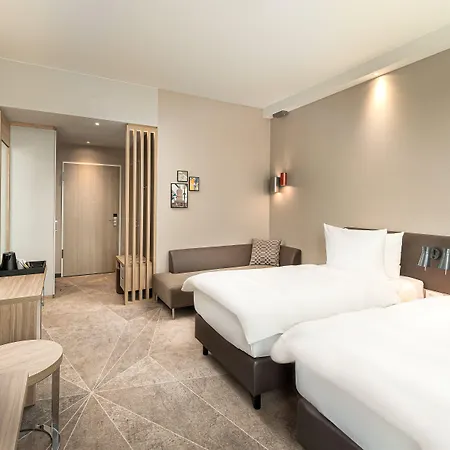 - - Hauptbahnhof By Ihg 4*