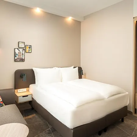 Hotel - - Hauptbahnhof By Ihg 4*