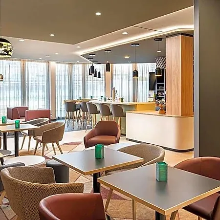 - - Hauptbahnhof By Ihg
