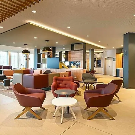 - - Hauptbahnhof By Ihg 4*