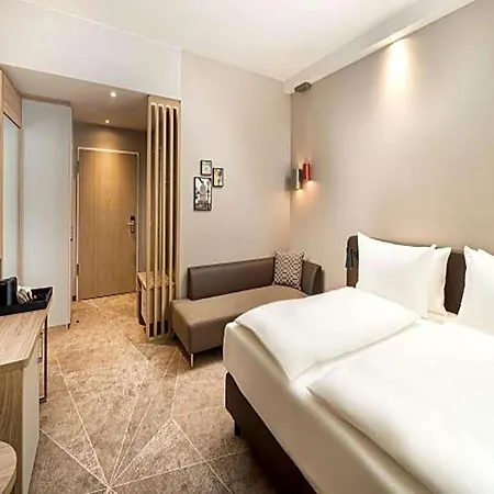 Hotel - - Hauptbahnhof By Ihg