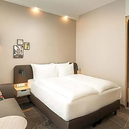 - - Hauptbahnhof By Ihg Hotel