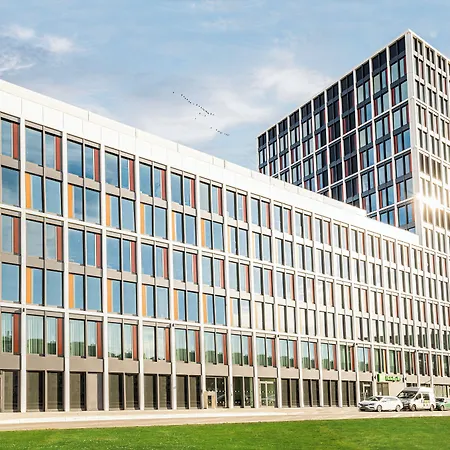 - - Hauptbahnhof By Ihg