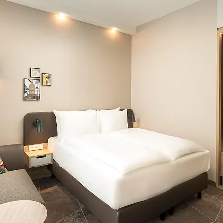- - Hauptbahnhof By Ihg 4*