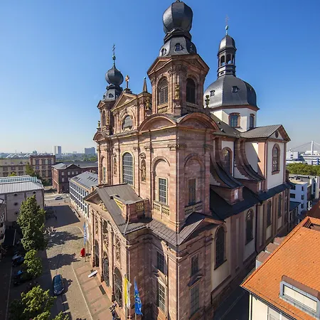 - - Hauptbahnhof By Ihg 4*