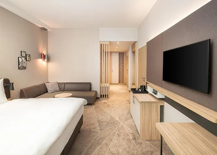 - - Hauptbahnhof By Ihg