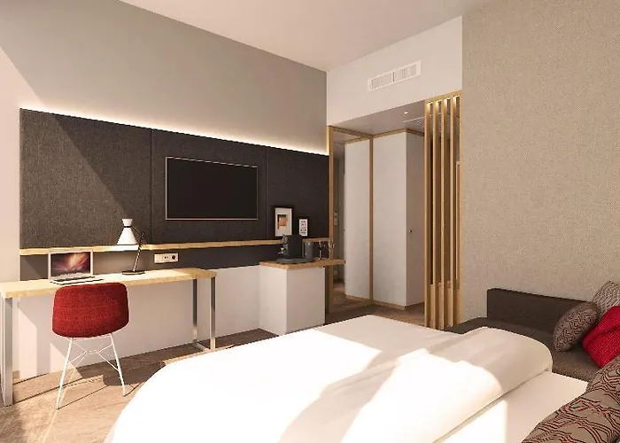 - - Hauptbahnhof By Ihg